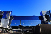 【画像】古都『京都』の中心駅、近代的すぎるwwwwwwwwwwwwwwww