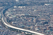 なぜ混む「外環道 埼玉区間」 千葉区間の延伸で渋滞激化 対策はあるのか？