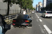 【悲報】イキり運転で制御不能になったか？RX-7が対向車線にはみ出して正面衝突…
