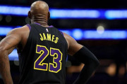 【NBA】レブロン・ジェームズはLALで永久欠番にされるべきか