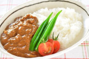 【悲報】カレーには要らない具が「一種類」あるが、それが何かわかるかぁー？？