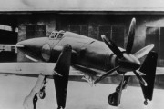 「ゴジラ-1.0」で大活躍した幻の戦闘機「震電」のプロペラが後ろにあるのはなぜ？！