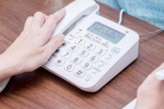 【悲報】個人宅の固定電話さん、絶滅へ……