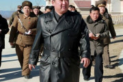 【朗報】金正恩、高そうなコートを見にまとい肩で風を切るようにノシノシ歩くｗｗｗｗｗｗｗｗｗｗ
