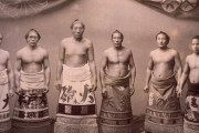 外国人「明治時代の相撲取りはこんな体形だったらしいぜ！」