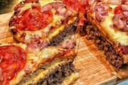 【画像】外人「ピザ食いたいけどハンバーガーも食いたいなぁ…せや！」→結果ｗｗｗｗ