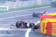F2ベルギーGPでヤバいクラッシュが起きる。マシン真っ二つでバラバラに。