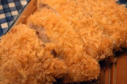 とんかつ屋「こちらの胡麻をすってお待ち下さい」　ワイ「先にすっとけや」