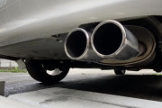 クソうるさいマフラーつけてる車って何かいいことあるの？？