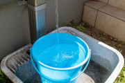 【画像】昨日の夜バケツに水入れて外に放置した結果