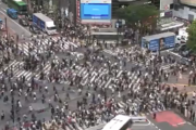 【動画】渋谷で「爆発音」、 スクランブル交差点が一時パニックに →  原因は〇〇だった。