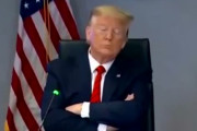 新型コロナ対策会議中にトランプが居眠りする様子が海外で話題に（海外の反応）