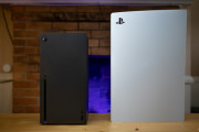 PS5さん、もう笑うしかない大きさ
