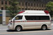 日本人さん、救急車に煽り運転をしてしまう・・・・・