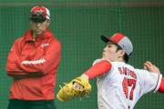 カープ斉藤、連日の投げ込み100球超え。黒田＆野村が付きっきりで見守るブルペン投球