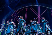 配信チケット購入者数は2日間で計19万人！欅坂46「THE LAST LIVE」2日目セットリストまとめ。1日目公演の公式ライブ写真が各メディアで配信中。明日の朝の情報番組でも各局取り上げる模様