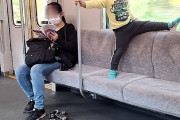 【画像】X民「電車にマナー悪いクソガキいたw(パシャ)」→なぜか自分が大炎上wwwwwwwww