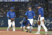 【ヤクルト対DeNA15回戦】ＤｅＮＡ　ジャクソンに異変　突然しゃがみ込むアクシデントで緊急降板　牧らが駆け寄る