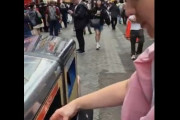 【動画】白人女性「なにこの『たこ焼き』とかいうゲロマズい食べ物は！？捨てちゃお！w」👈大炎上ｗｗ