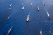 ド派手な艦隊が豪州沖に登場、米英空母に日本護衛艦などの計19か国艦艇が合流！