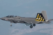 韓国製超音速戦闘機「KF-21 ポラメ」試作4号機が初飛行に成功…初の複座型！