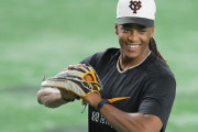 巨人、ウォーカーとソフトバンクの高橋礼、泉圭輔のトレード合意を正式発表 　背番号は高橋礼２８、泉６３