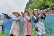 外国人「日本にはエアガンで猿を退治するおばちゃん部隊がいるらしい！」