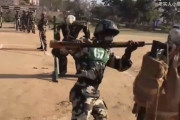 【動画】インドとの開戦に備えたパキスタンの鬼気迫る軍事訓練が話題に