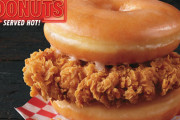 【！？】KFC、チキンを甘いドーナツ2個で挟んだヤバすぎサンドイッチを発売！アメリカ人も困惑ｗｗｗｗ