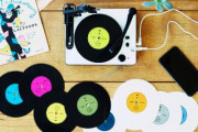 スマホの音源からオリジナルレコードを作ることができる「トイ・レコードメーカー」が登場！