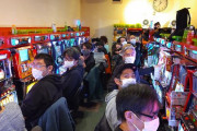 【画像】パチンコ屋のスロット島、ガチで人生終わってるヤバイ人しかいないｗｗｗｗｗｗｗｗｗｗ