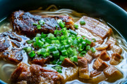 江戸時代って肉は食べないとみせかけて鴨南蛮とかあったんだろ？