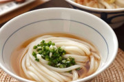 神「ラーメンかうどん、どちらかこの世から消滅させる、選べ」🤔…