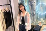【画像】女ファッション業界「この春のトレンドは、透明のアウターです！」