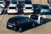 車を自動で運搬する駐車場が登場、千葉のアウトレットで国内初