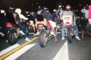 バイクのうるさいヤンキーたちを懲らしめるためにピアノ線を張ろうと思う (´;ω;`)