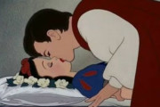 【知ってた？】『白雪姫』が王子様のキスで目覚めるの、実はディズニーの原作改変です　→　原作ではどうなってたのかと言うと、あまりにヤバすぎたｗｗｗｗｗ