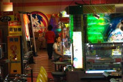 昔のゲーセンは不良がウロウロしてたって都市伝説でしょw不良がプリクラやUFOキャッチャーやるか?