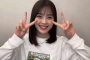 【乃木坂46】柴田柚菜 Tシャツのフキダシのセリフが気になる.gif