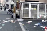 【大阪】マンションの５階から荷物を投げまくる男の動画がヤバい。