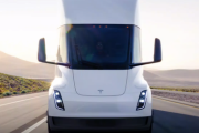 【朗報】テスラが発表した大型EVトラック「Semi」、いくらなんでもやばすぎるｗｗｗｗ