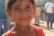 ISISの戦闘区域から逃げ出した少女の涙が世界中へ  海外の反応