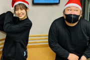 2年4組・櫻坂46松田里奈ちゃん、サンタ帽でお届け「レコメン！」オフショット公開中