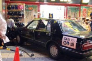 ドンキにタクシーがダイナミック入店、運転手「スリップした」
