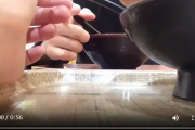 【悲報】左利き、「食事のマナー違反」だと言われブチギレられてしまうｗｗｗｗｗ