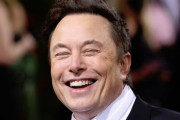 イーロン・マスク氏「ツイッターアプリがストアから排除されたらスマホを作る」と発言！