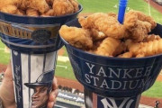 【画像】アメリカの球場飯がヤバすぎるｗｗｗｗｗｗｗｗ