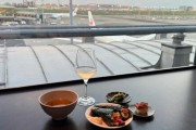 海外「羽田空港に新しくできたラウンジが凄かった！」羽田空港のアメックス・センチュリオン・ラウンジに対する海外の反応