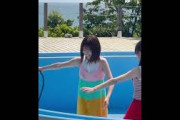 水で遊ぶ河田陽菜と松田好花 #日向坂46