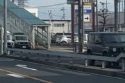ジムニーとかいう女のファッション感覚の車に成り下がった車…